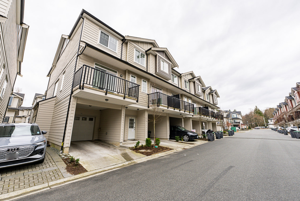 Front entrance of townhome at 170 13898 64 AVENUE
