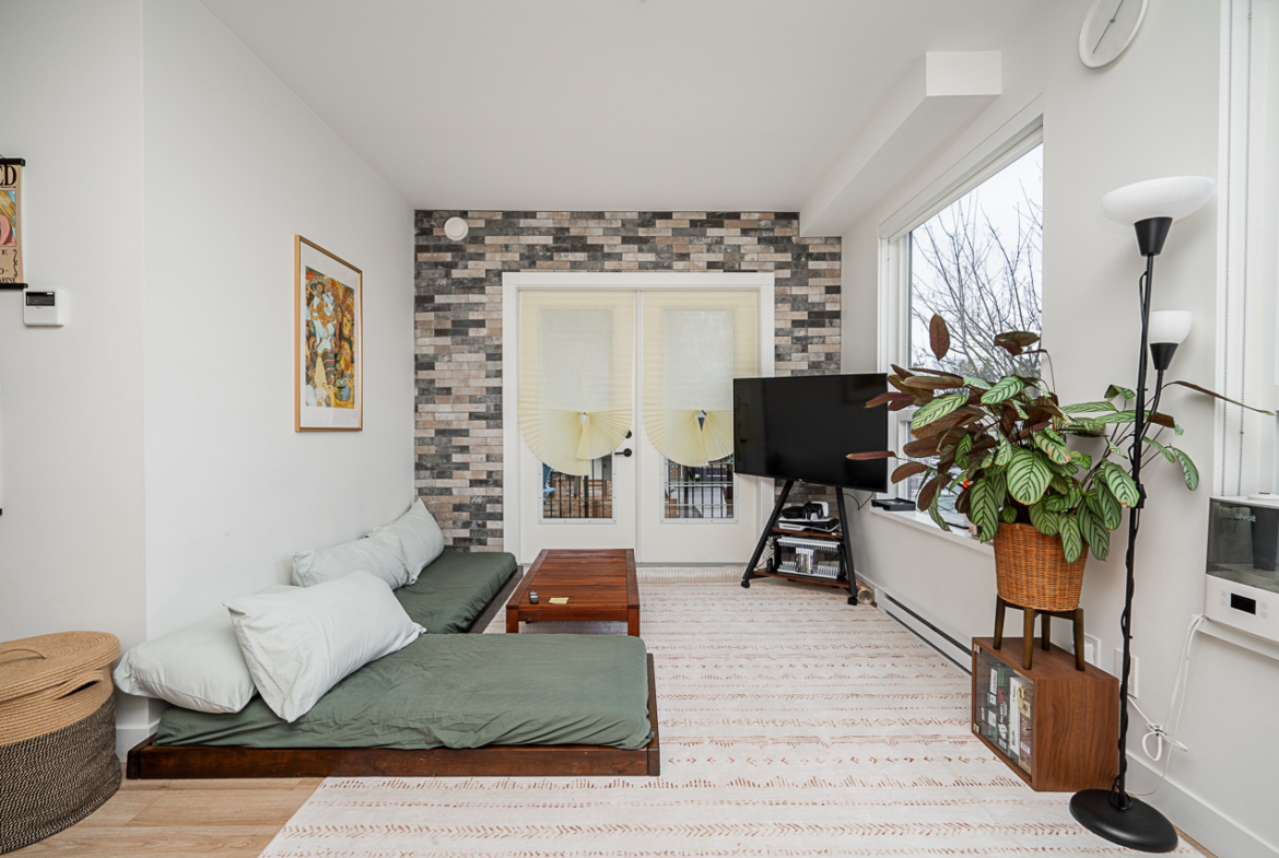 Spacious condo living area in downtown Abbotsford