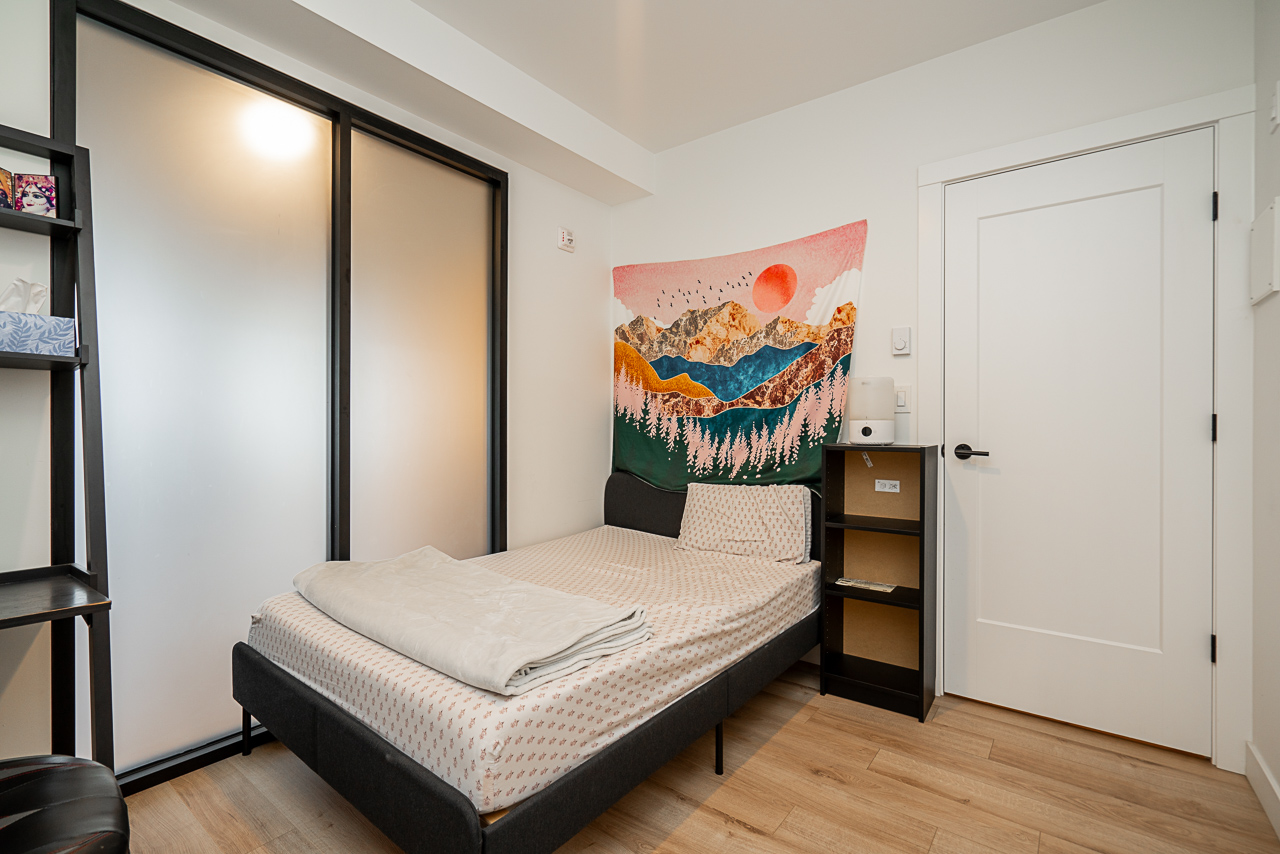 Unit 301 2493 Montrose Avenue Abbotsford-27 Primary bedroom with ensuite bathroom access