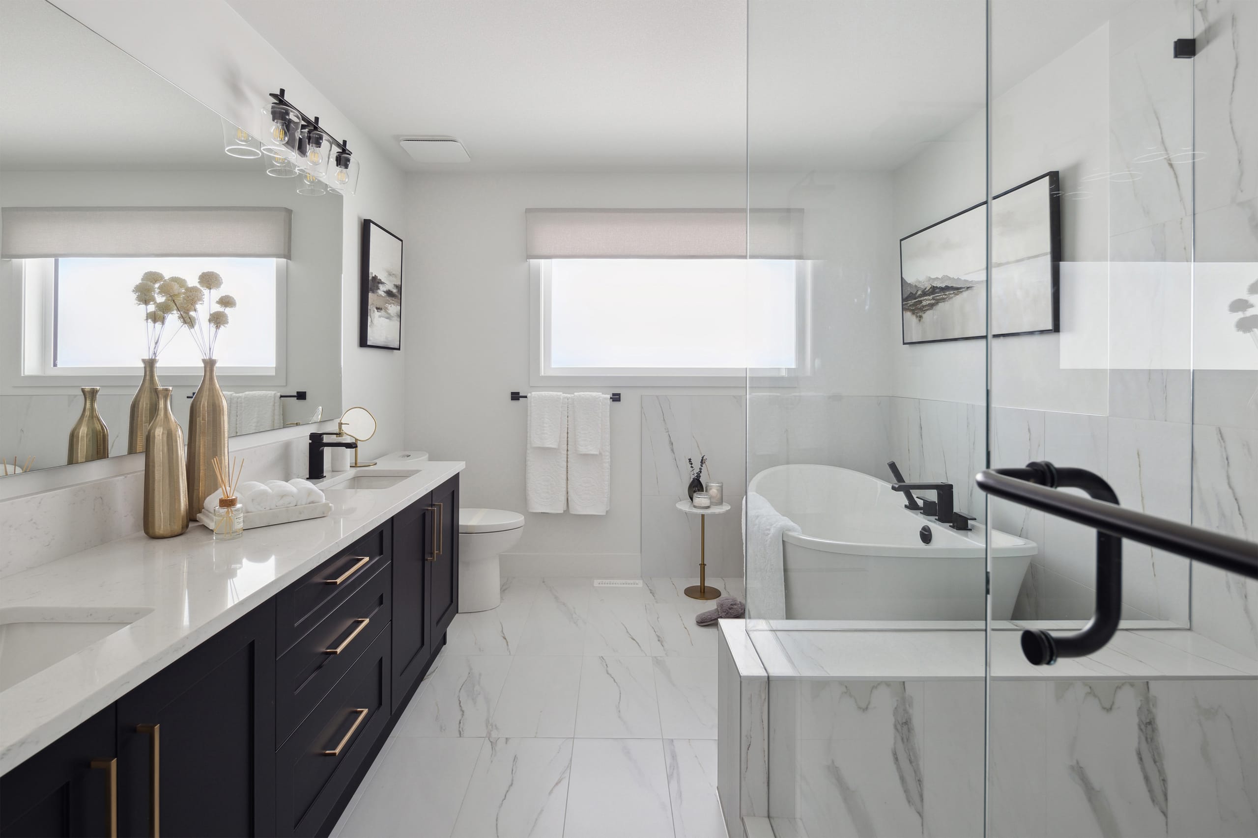 Timber’s Edge luxury ensuite bathroom with freestanding tub